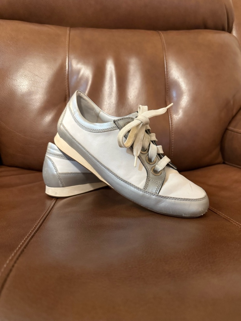 Mephisto Bretta | Leather Sneaker in White & Silver